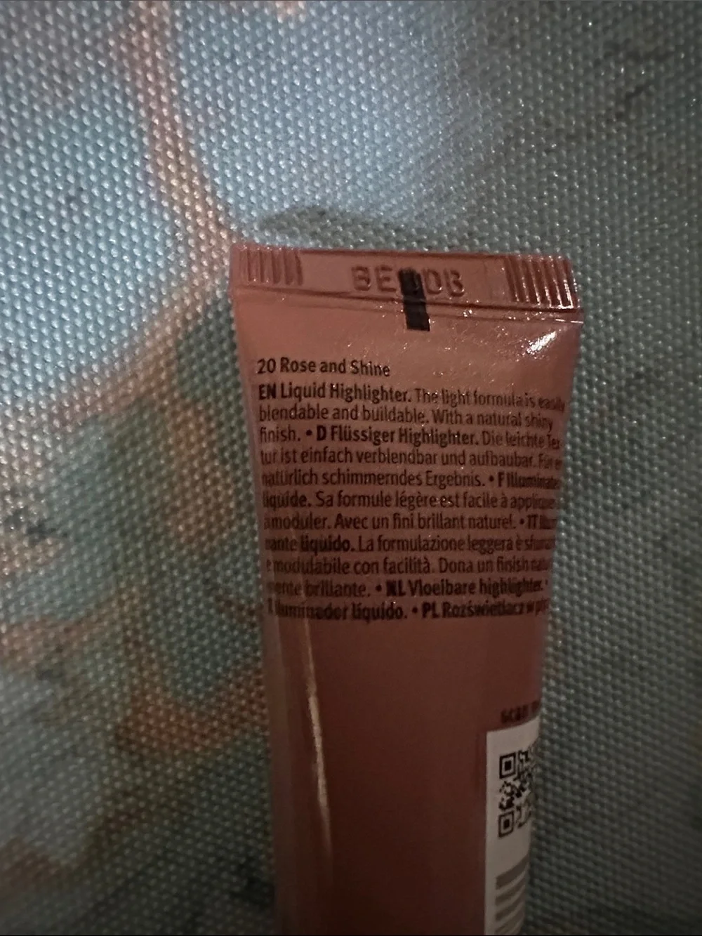 Essence Baby Got Glow Liquid Highlighter - Rose Bronze